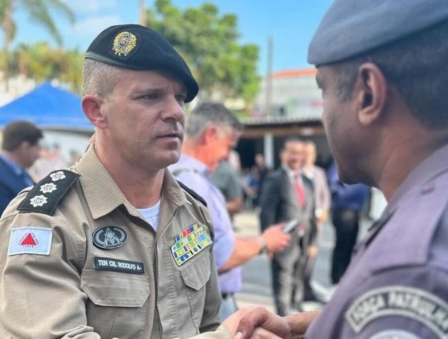 Comandante do 59º BPM de Extrema é reconhecido com a prestigiada moeda ‘Challenge Coin’ em cerimônia solene realizada em Bragança Paulista