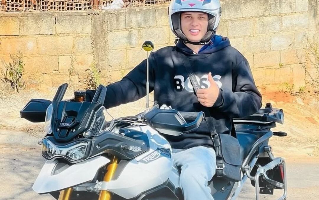 Influencer de Extrema, Hiago do Grau, morre em grave acidente de moto na Rodovia Fernão Dia
