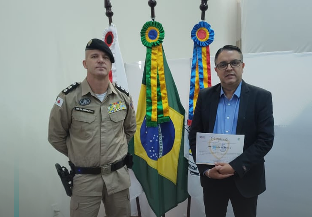 Vereador Odirlei recebe homenagem da Polícia Militar durante cerimônia de aniversário da 17ª RPM em Pouso Alegre