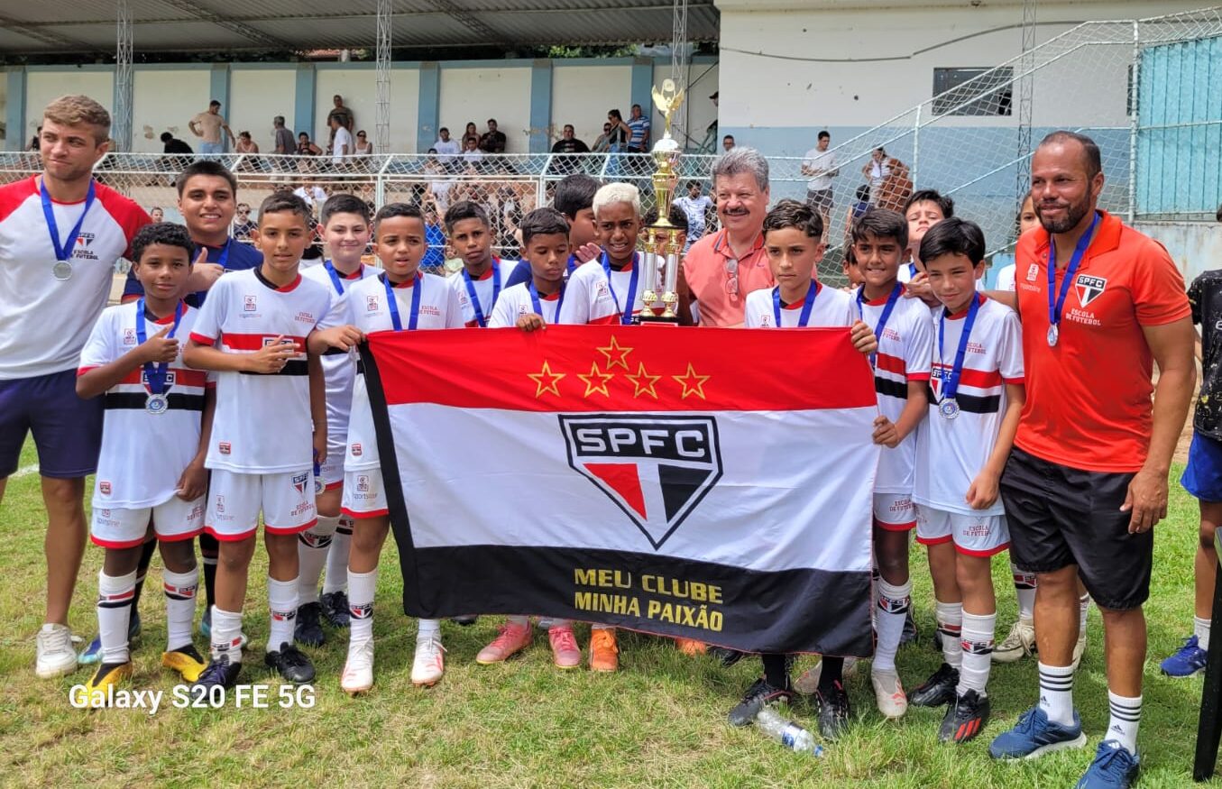 Em final da Super Copa Regional de Base, times de Extrema ficam com o título de vice-campeão enquanto três atletas recebem prêmios individuais