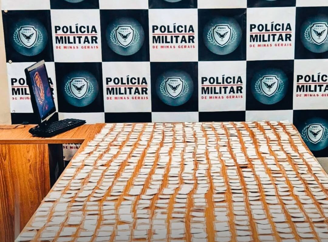 Polícia Militar prende traficante de 28 anos e apreende mais de mil papelotes de cocaína no bairro Ponte Alta