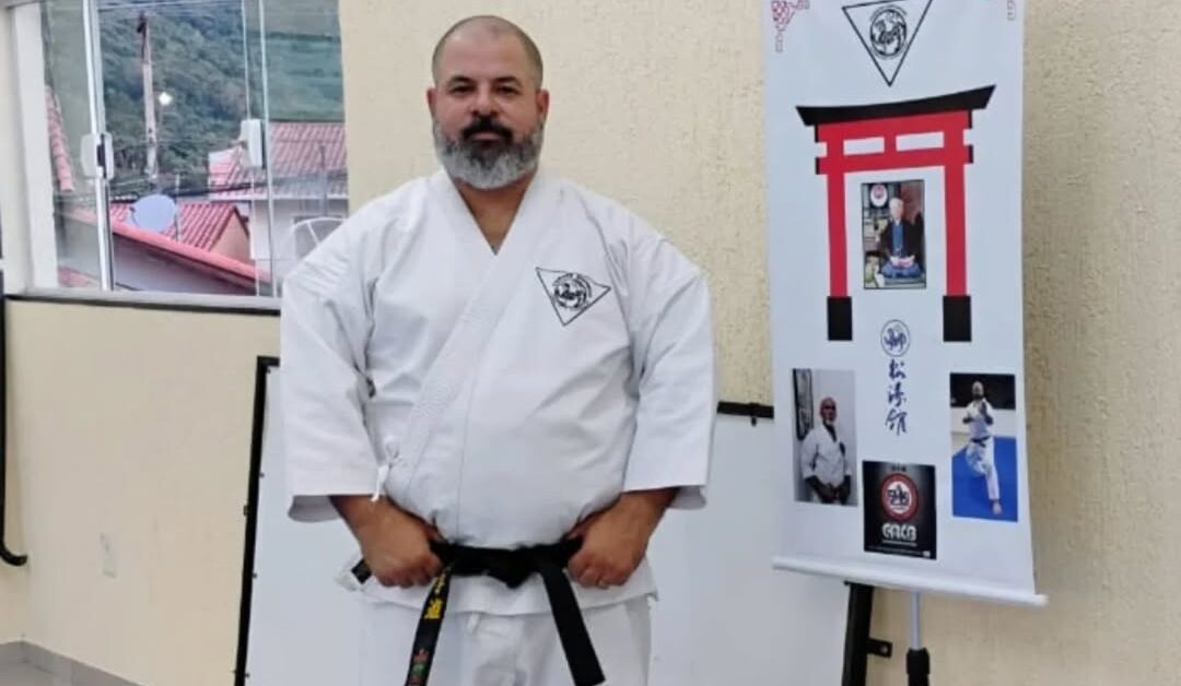 Sensei Woody Heffner anuncia aulas gratuitas de Karatê Shotokan em Extrema a partir de 2025