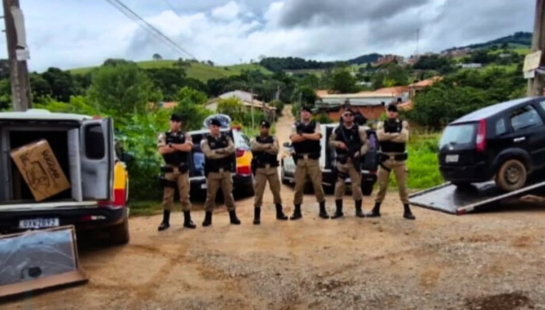 Policiais do 59º BPM prendem três criminosos por roubo de carga em posto de combustível em Extrema