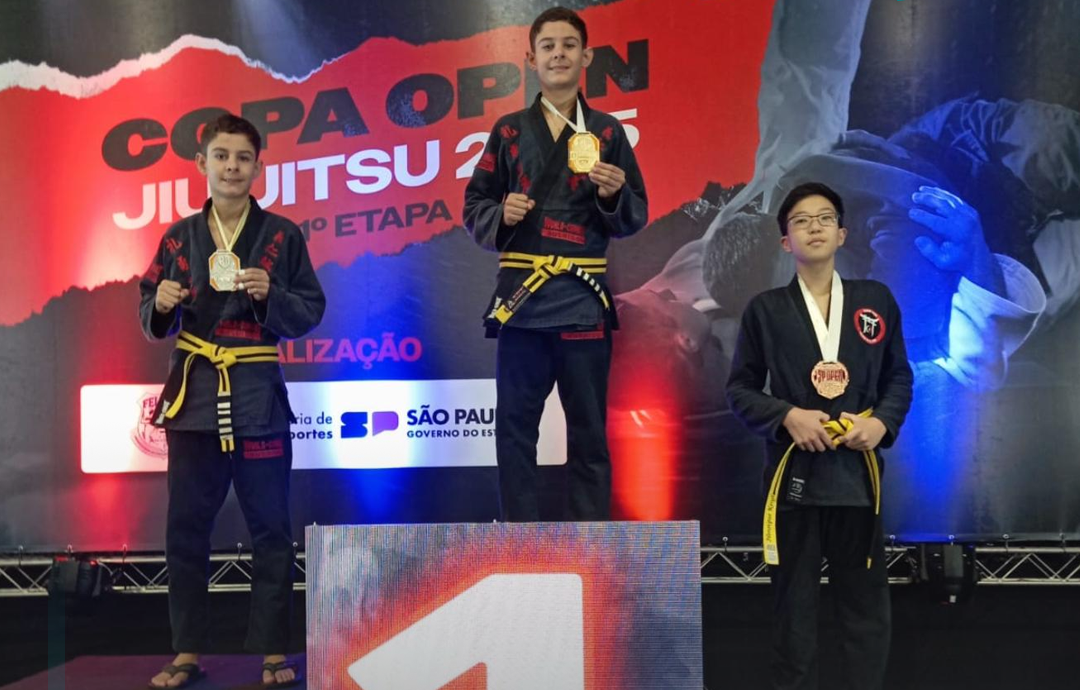 Talento em dose dupla: Gêmeos Guilherme e Igor brilham na Copa Open de Jiu-jitsu e conquistam ouro e prata em etapa sediada em Santo André