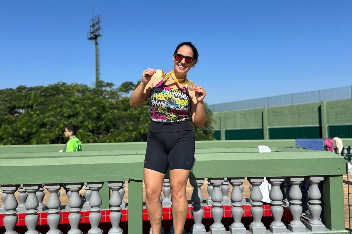 Nadadora extremense leva a melhor e garante três medalhas de ouro em campeonato master de natação sediado em Paulínia