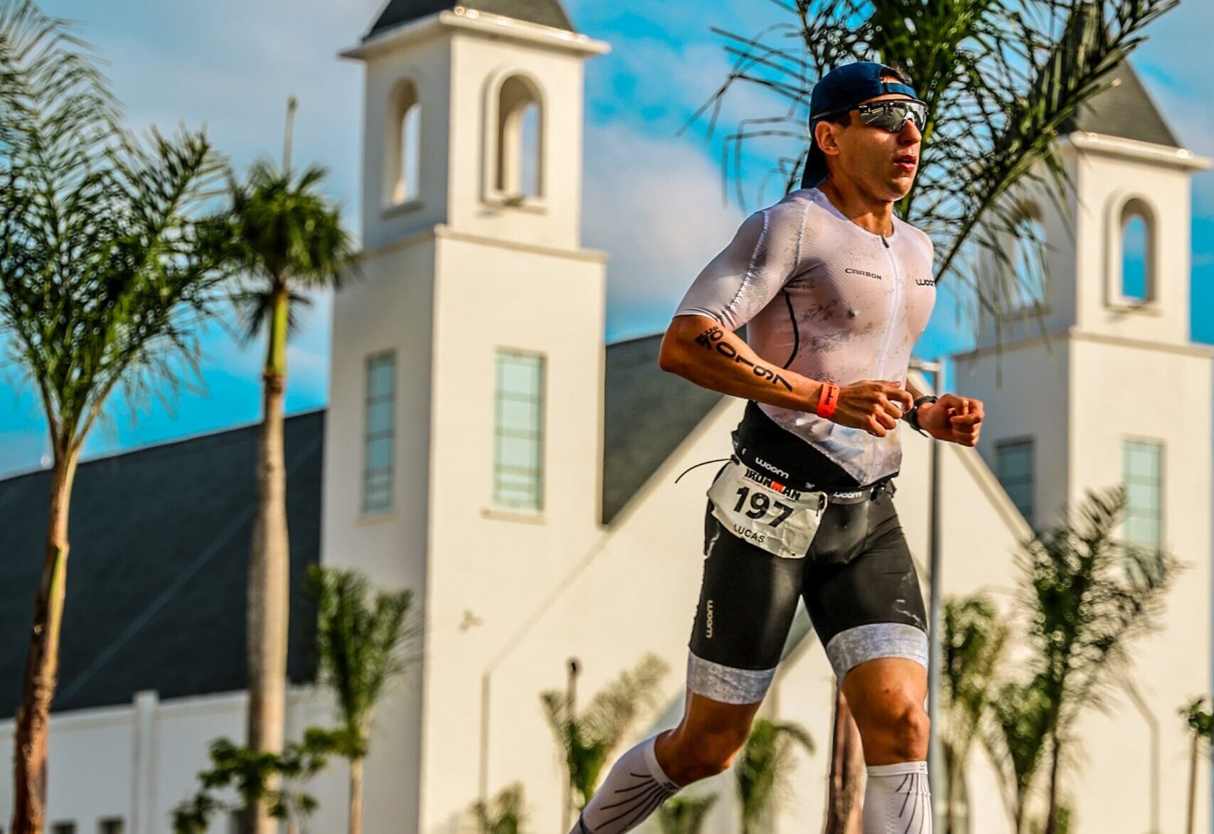 Tenente da PM de Extrema, Lucas Avelino, encara Ironman Brasil em Florianópolis e finaliza provas de Triathlon em menos de 11 horas de duração