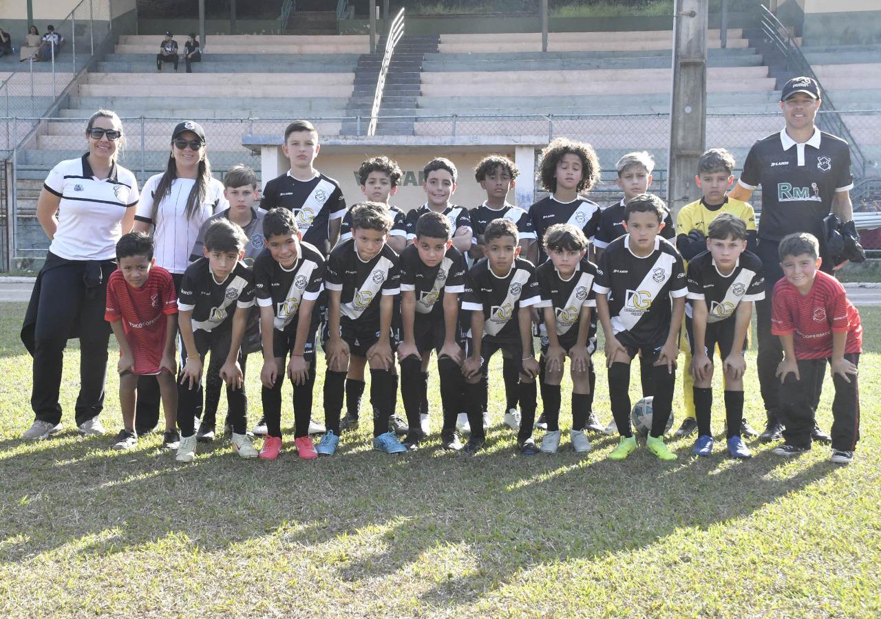 Extrema Futebol Clube marca presença na Copa Toninho Ganzarolli em Pedreira e se destaca com boa atuação dos times da categoria de base