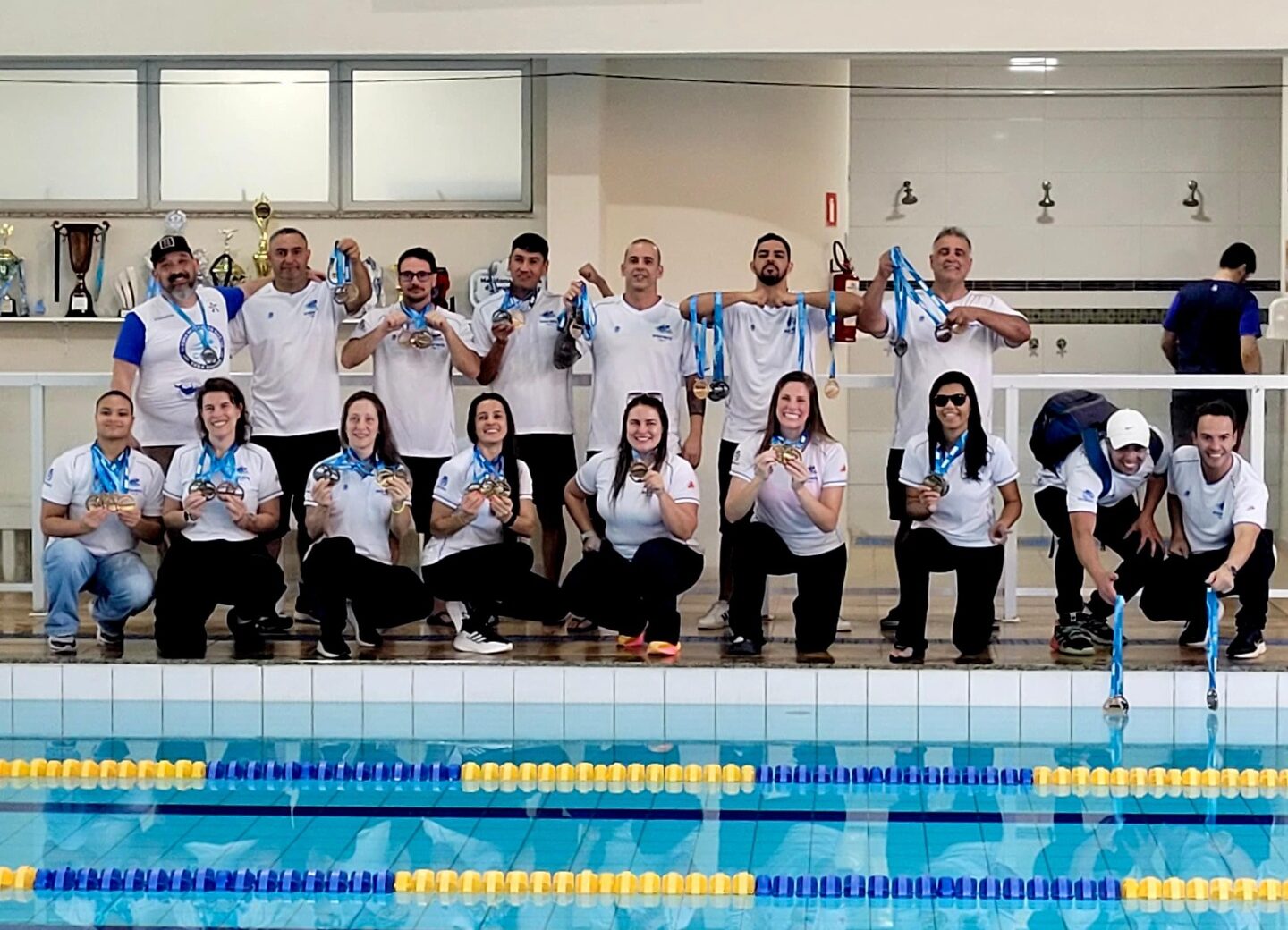 Equipe Master de Natação de Extrema conquista 51 medalhas na 3ª Copa Inverno Vera Simões, em Rio Claro (SP)