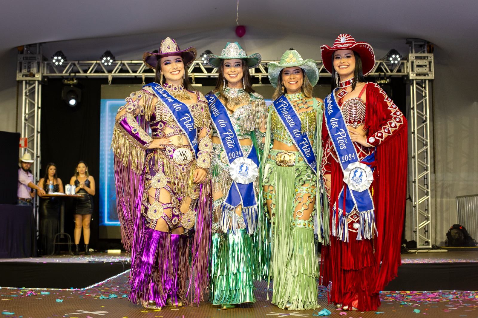 Disputa pela Corte do Rodeio de Extrema reúne mais de 40 candidatas; resultado será revelado no Baile da Rainha, no dia 11 de outubro