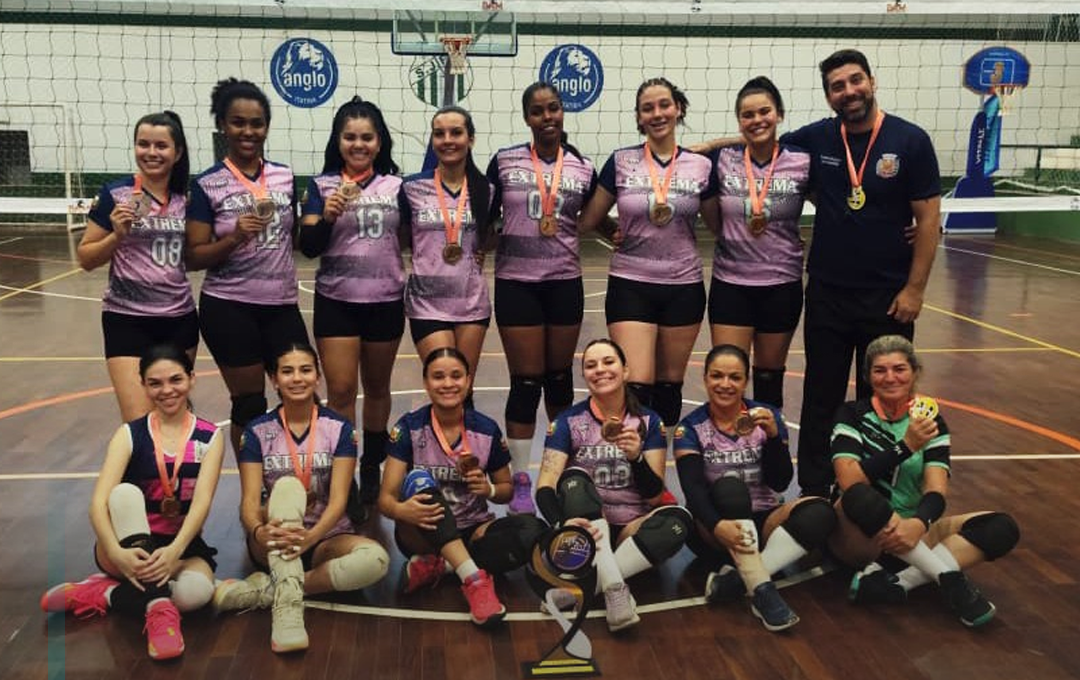 Times de Extrema brilham na Copa Itatiba de Vôlei 2025 e garantem a primeira medalha da competição