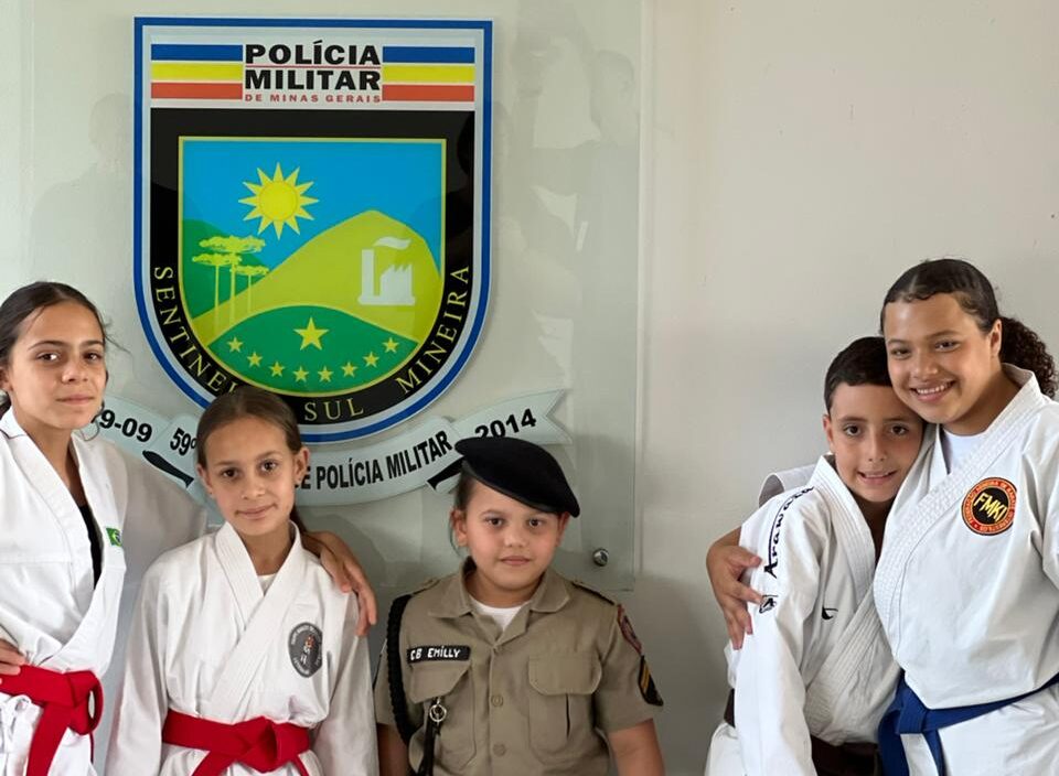 Grupo de Karatecas do Projeto ‘Crominha Dojo Sementinhas’ visitam à sede do 59º BPM e encantam policiais com apresentação especial de Karatê